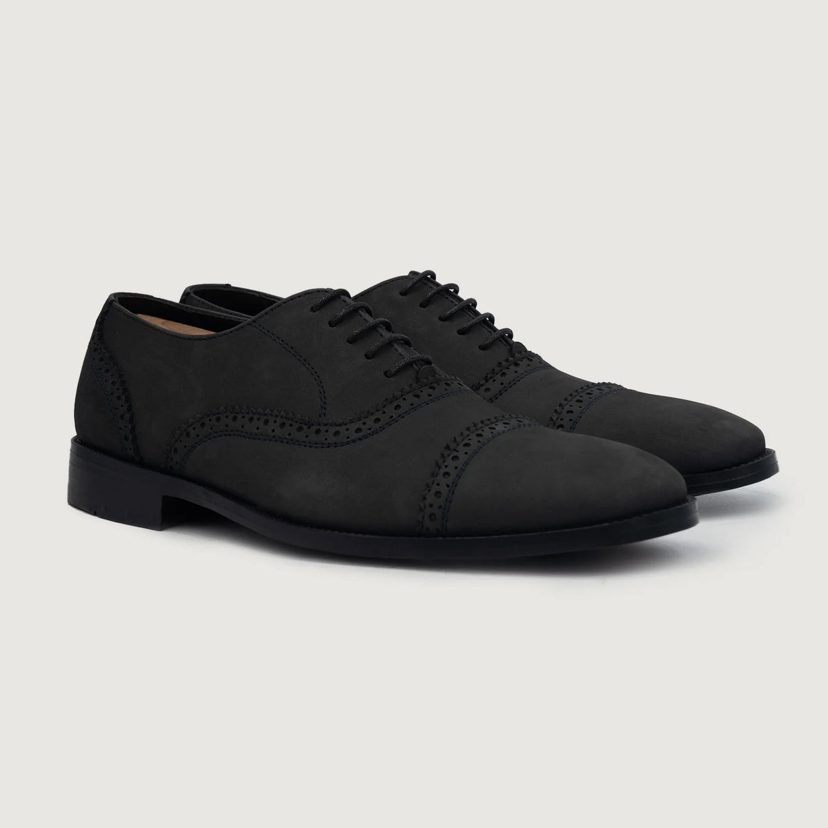 Greyson Brogues Oxford Черный Nubuck Кожаная обувь для Мужчин For Men в натуральной черной яловой коже - Вид сбоку | Купить в официальном онлайн-магазине