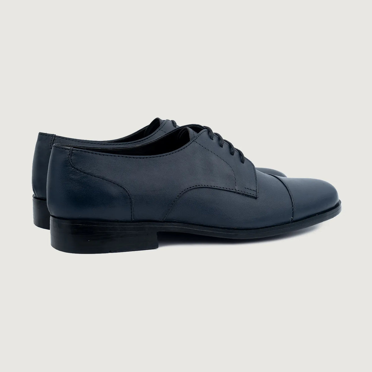 High-Traction Rubber Outsole & Lug Tread Pattern on Attorney Derby Midnight Синий Кожаная обувь для Мужчин For Men