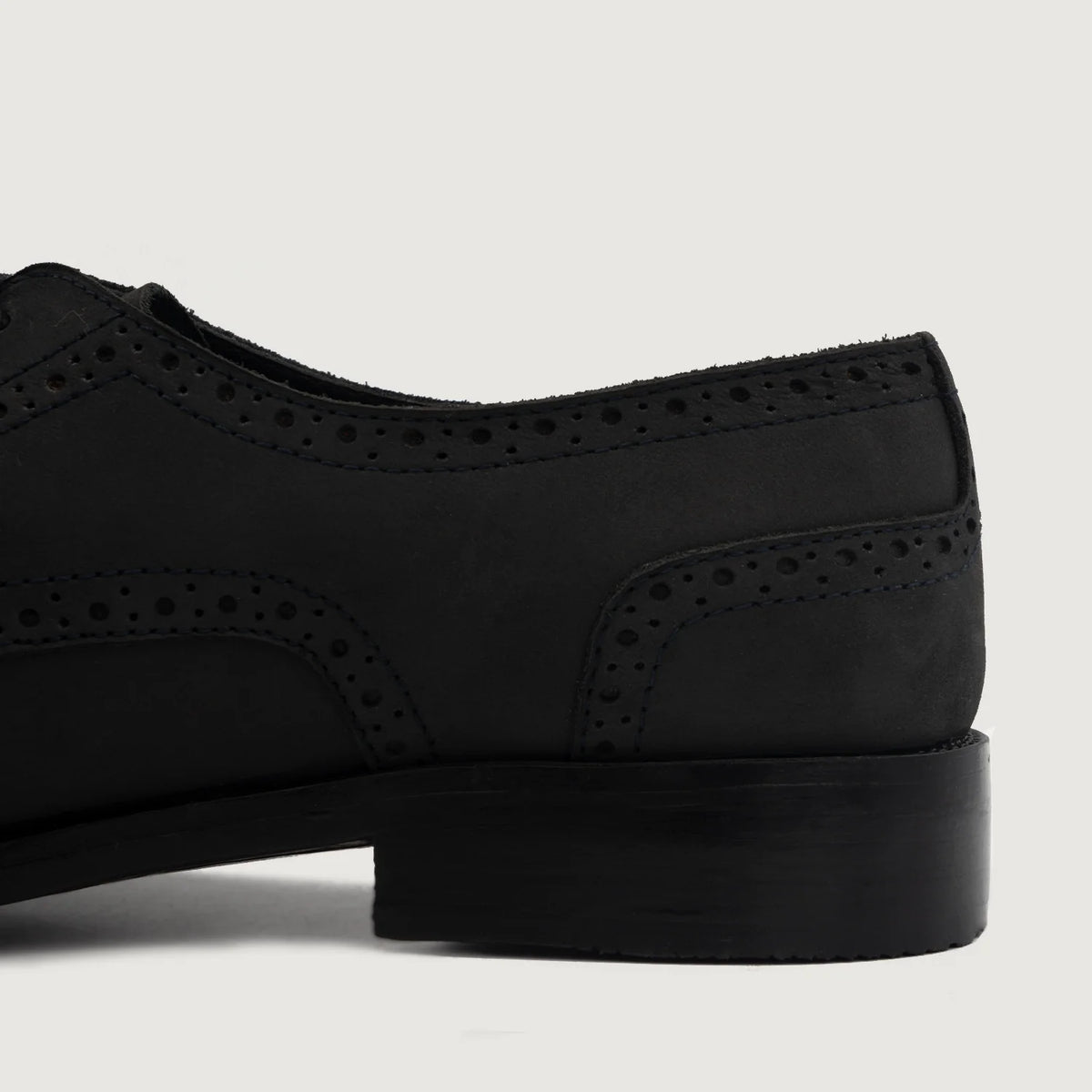 Cushioned Leather Insole & Ergonomic Arch Support Construction Detail