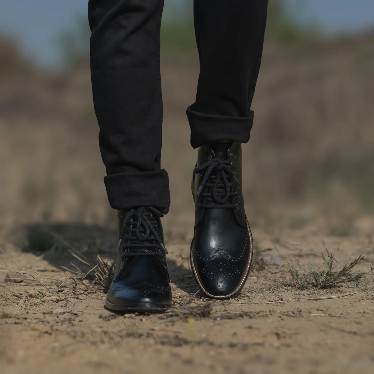 Tailored Rib Cuffs & Hem Craftsmanship Construction Detail on Duster Brogues Derby Черный Кожаные ботинки для Мужчин For Men