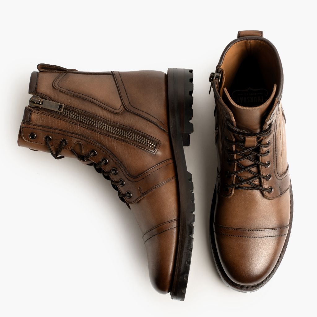 Крупный план деталей of Classic Collar & Heavy-Duty Zipper Hardware on Casa Moto Amber Wheat Кожаные ботинки для Мужчин