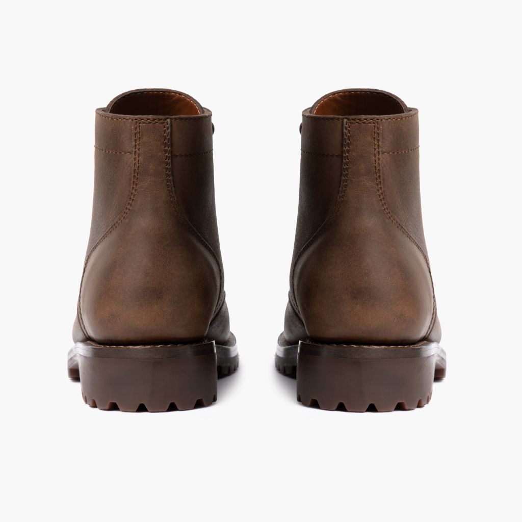 Authentic Full-Grain Leather Grain Depth & Pull-Up Patina Texture Detail