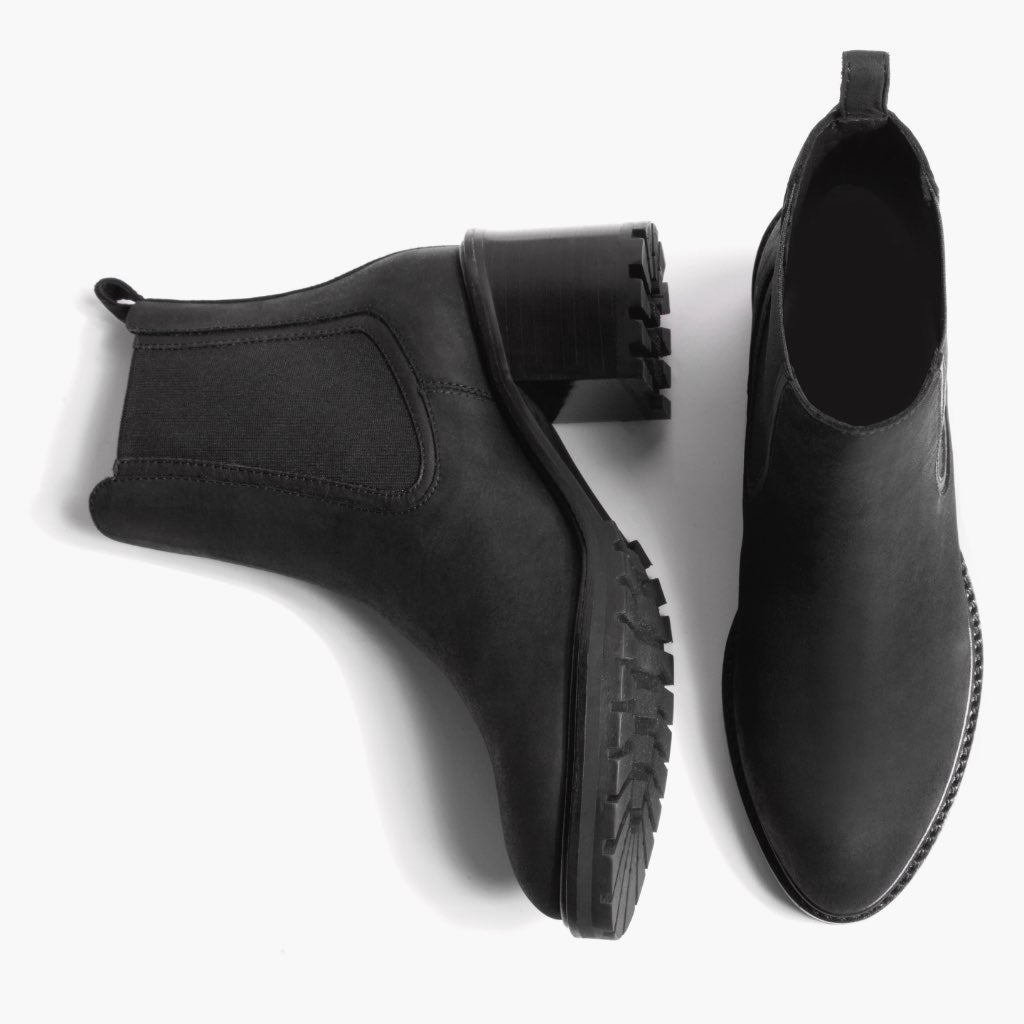 High-Traction Rubber Outsole & Lug Tread Pattern on Knockout Черный Matte Кожаные ботинки для Женщин