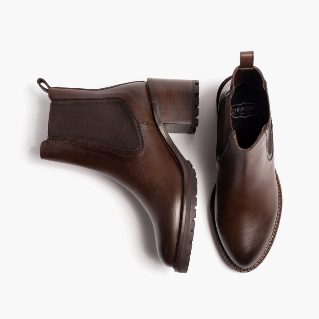 High-Traction Rubber Outsole & Lug Tread Pattern on Knockout Chocolate Кожаные ботинки для Женщин