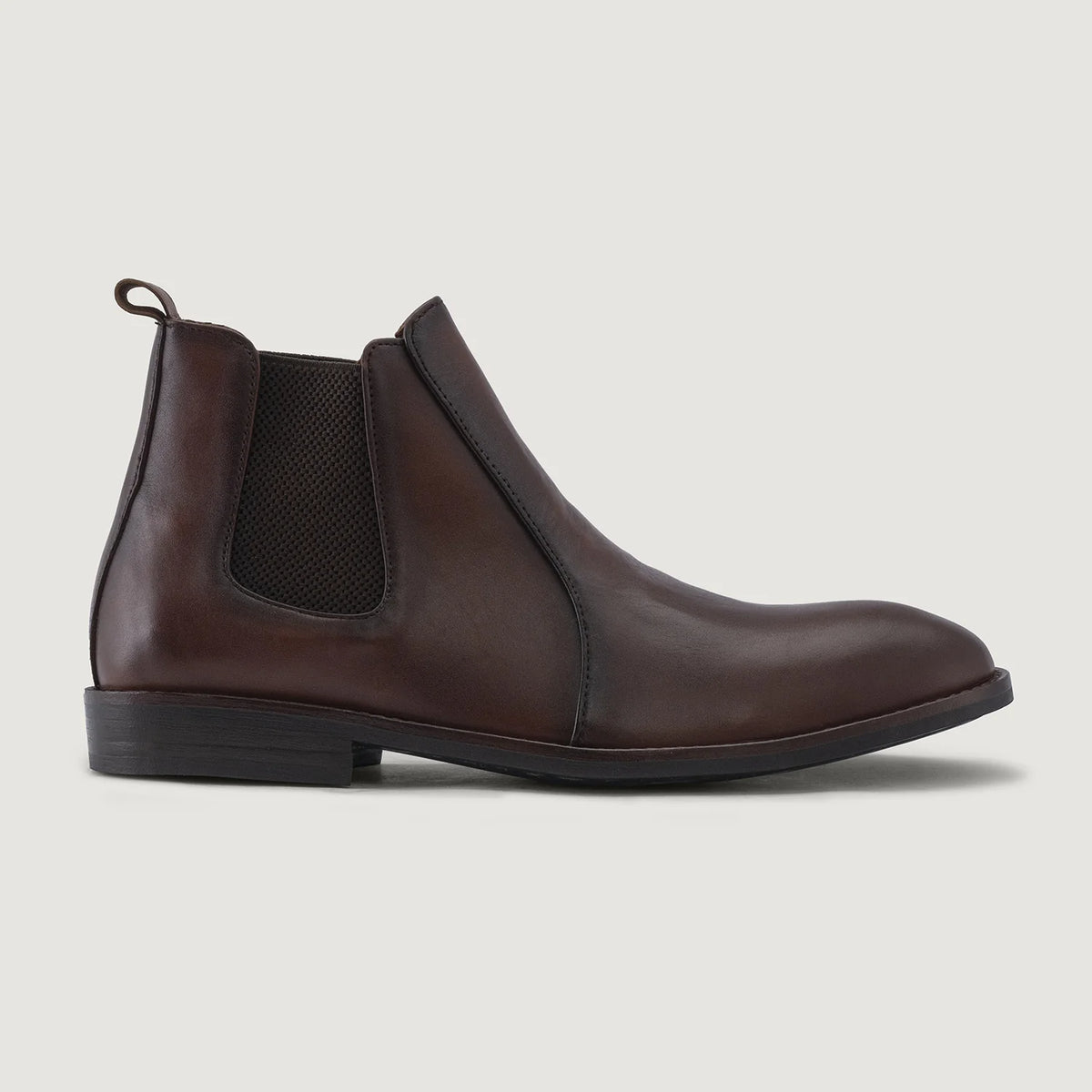 Burnished Brown Full-Grain leather Boots - Рантовая конструкция Goodyear Welt и носок обуви