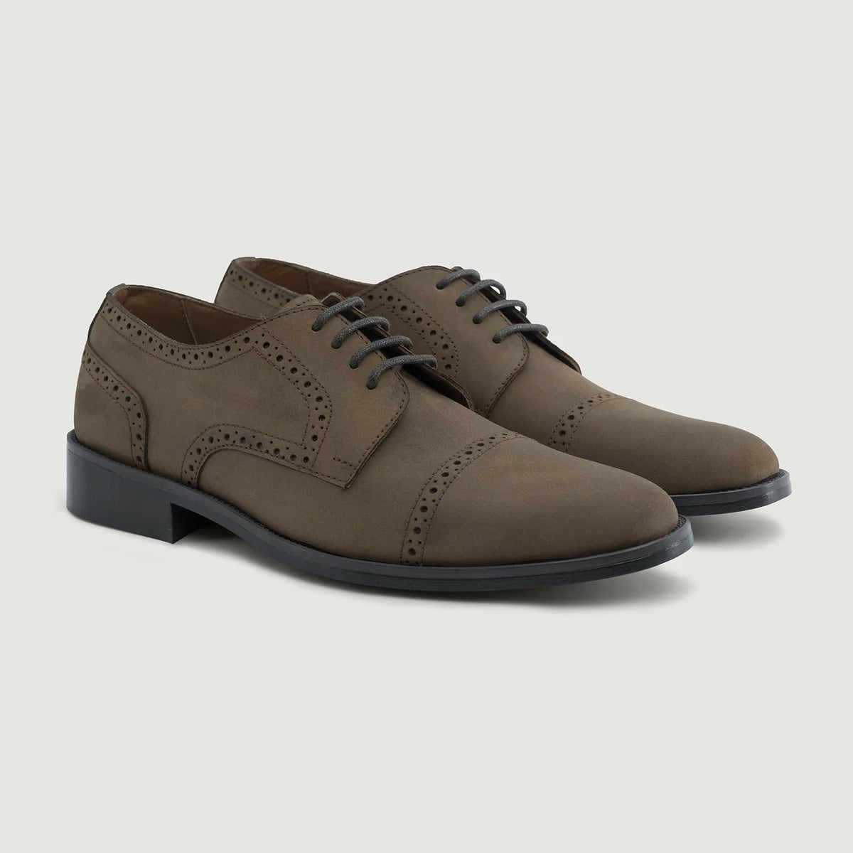 Dirk Brogues Derby Brown Oil Pullup Leather Shoes StudGuard For Men in Brown Full-Grain Leather - Вид сбоку | Купить в официальном онлайн-магазине