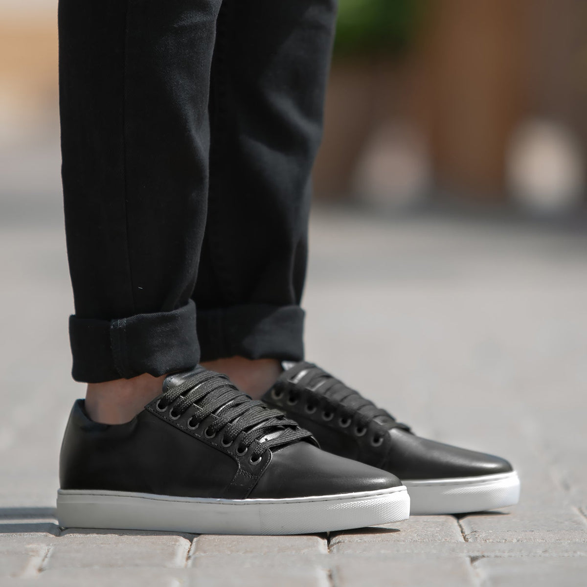 Murphy Low Top Черный Кожаные кеды для Мужчин в натуральной черной яловой коже - Вид сбоку | Купить в официальном онлайн-магазине