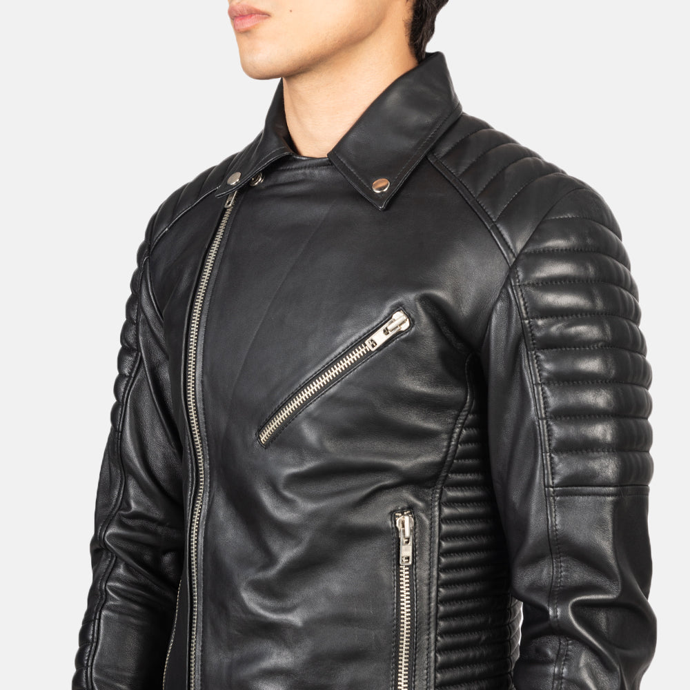 
Вид подкладки Showing Quilted Polyester Lining & Два функциональных внутренних кармана