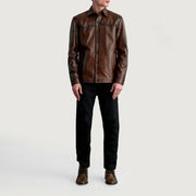 
Крупный план деталей of Shirt & Buttons Hardware on Bronco Distressed Коричневый Leather Shirt для Мужчин