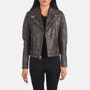 
Carolyn Quilted Distressed Brown Biker Jacket in Distressed Brown Goatskin Leather - Вид спереди и приталенный силуэт | Купить в официальном онлайн-магазине