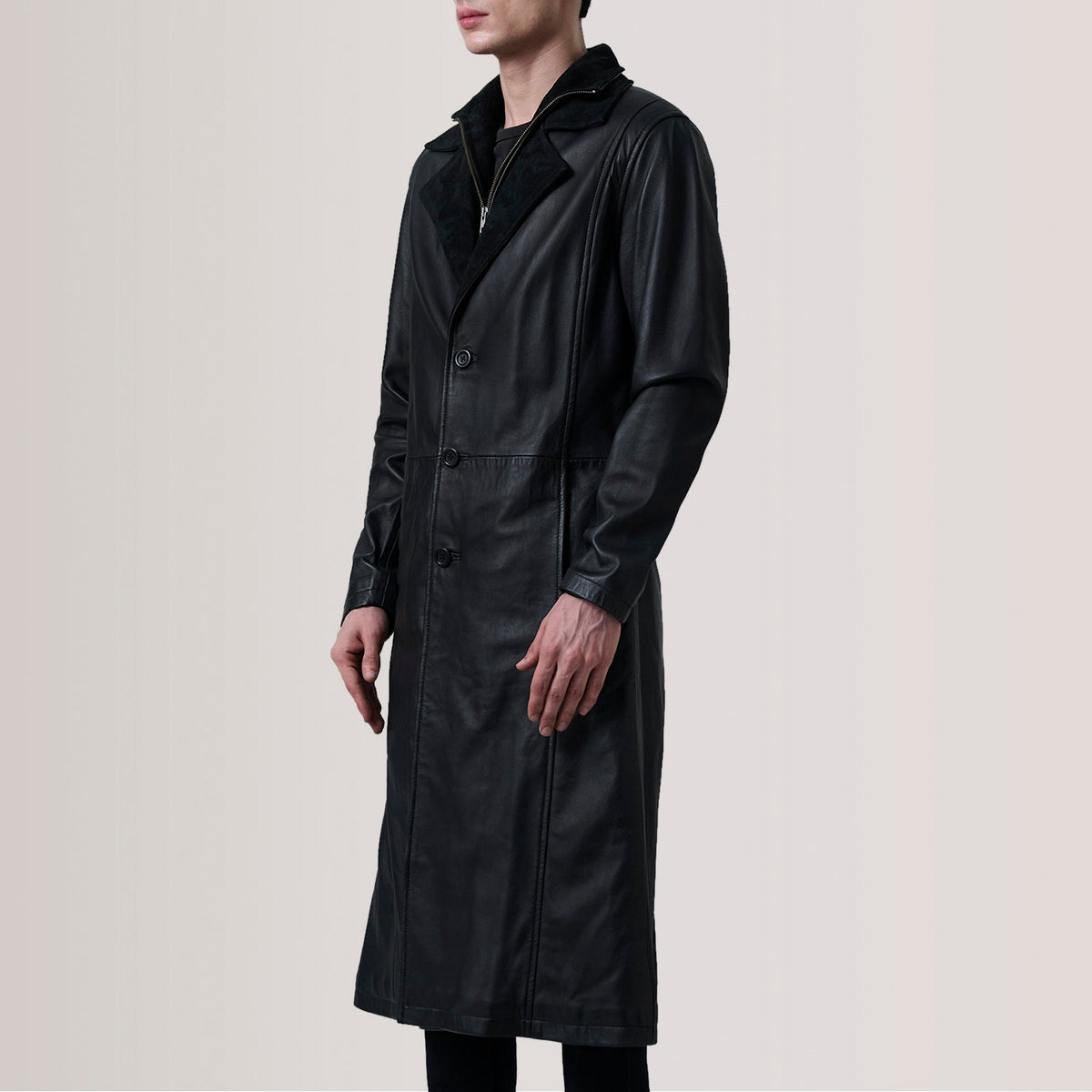 
Charlton Черный Leather Single Breasted Кожаное пальто для Мужчин For Men - Вид сбоку, демонстрирующий эргономичный крой рукава
