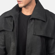 Close-Up Detail of Classic Collar &amp; Heavy-Duty Zipper Hardware on Men's Classic Distressed Black Leather Duster