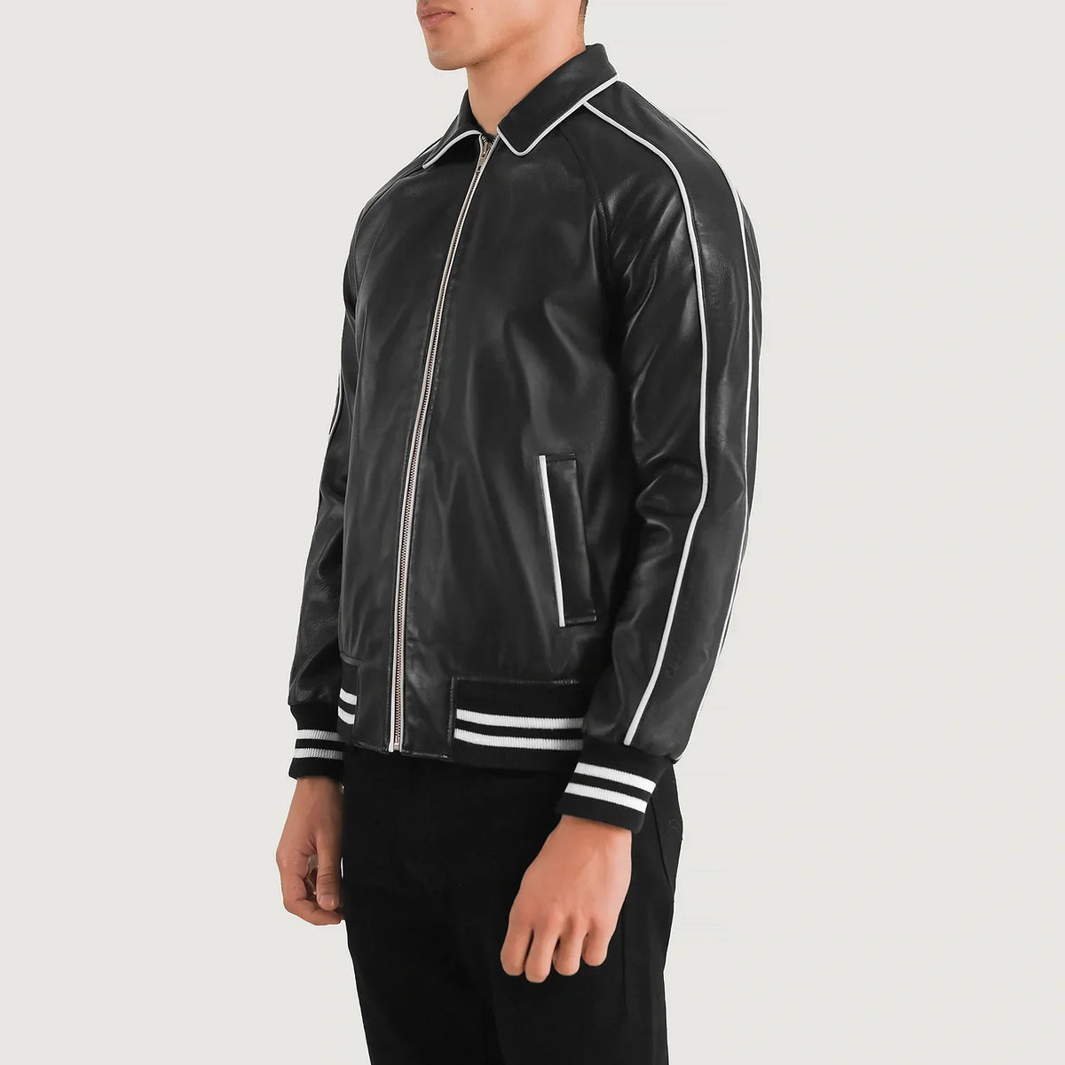 
Black Sheepskin Leather Varsity Jacket - Вид сзади, подчеркивающий посадку по плечам и ровный край
