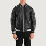 
Крупный план деталей of Shirt collar & Zipper Hardware on Cooper Черный Leather Varsity Кожаная куртка для Мужчин