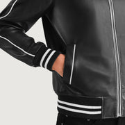 
Вид подкладки Showing Quilted Polyester Lining & Два функциональных внутренних кармана