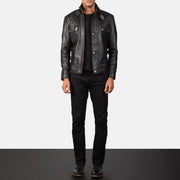 
Крупный план деталей of Classic Collar & Heavy-Duty Zipper Hardware on Darren Black Leather Biker Jacket