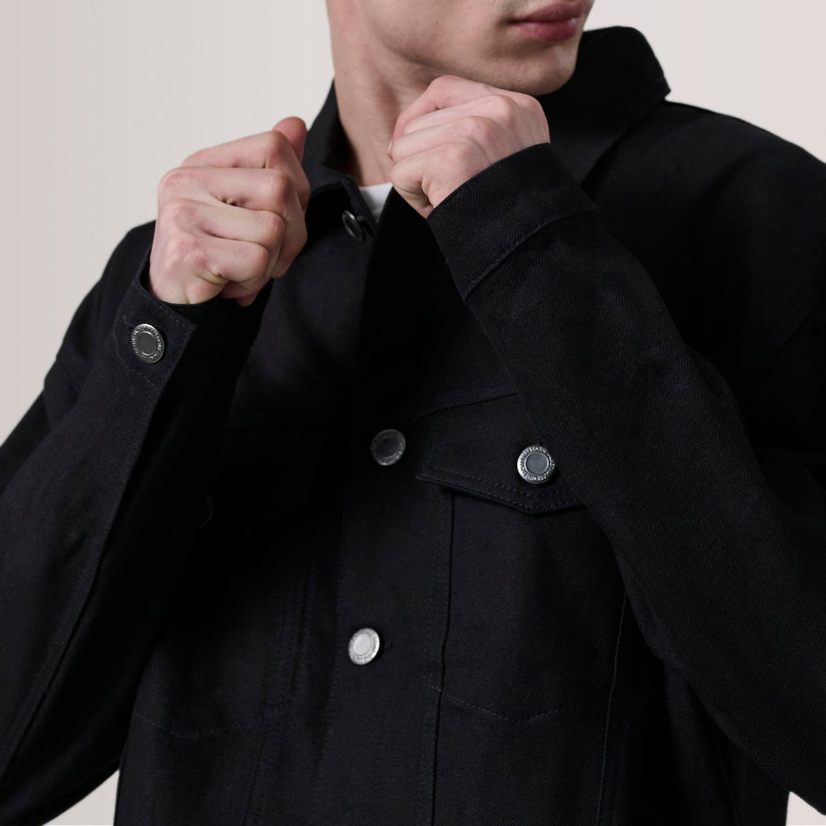 
Вид подкладки Showing Quilted Viscose Lining & Два функциональных внутренних кармана