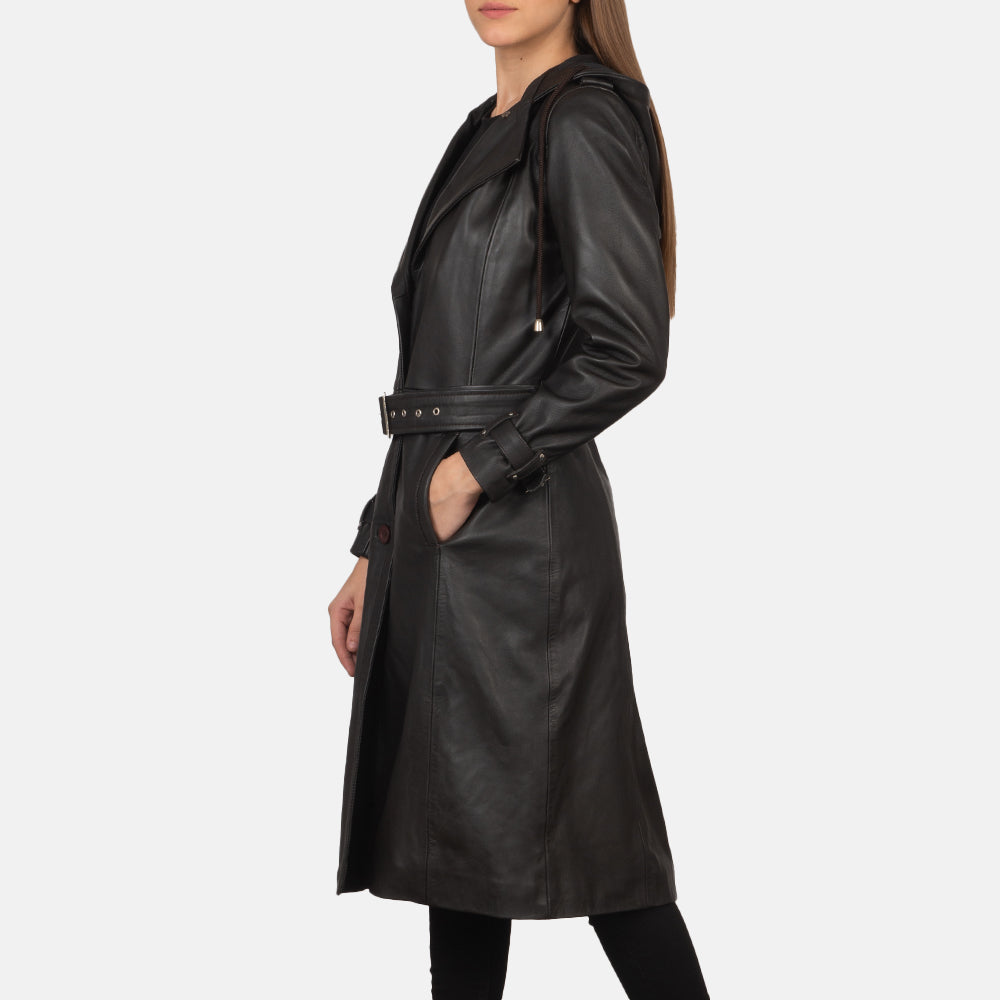 Brown Sheepskin Leather Trench Coat - Вид сзади, подчеркивающий посадку по плечам и ровный край