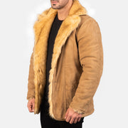 
Крупный план деталей of Notch & Button Hardware on Furlong Beige Leather Coat