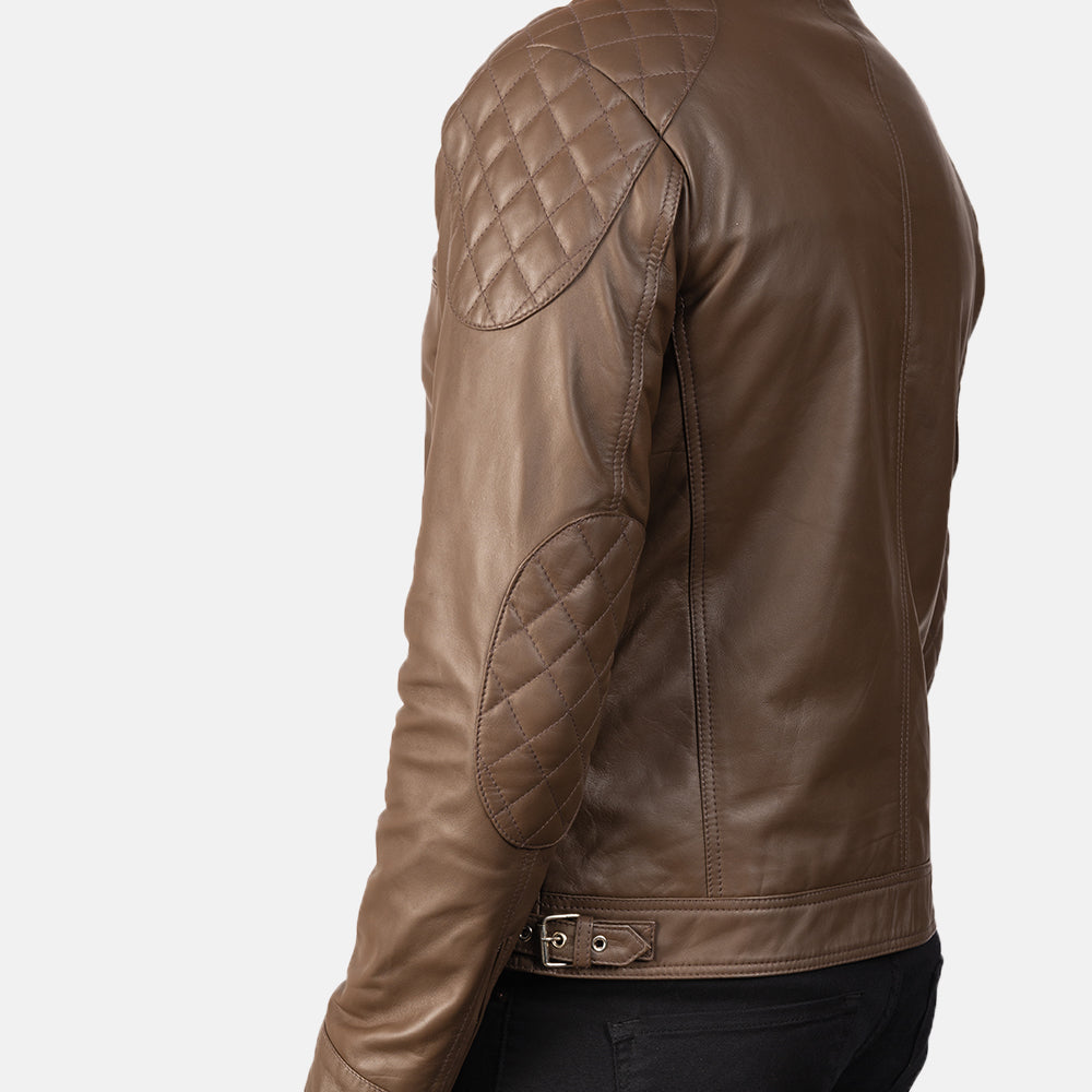 
Вид подкладки Showing Quilted Polyester Lining & Два функциональных внутренних кармана