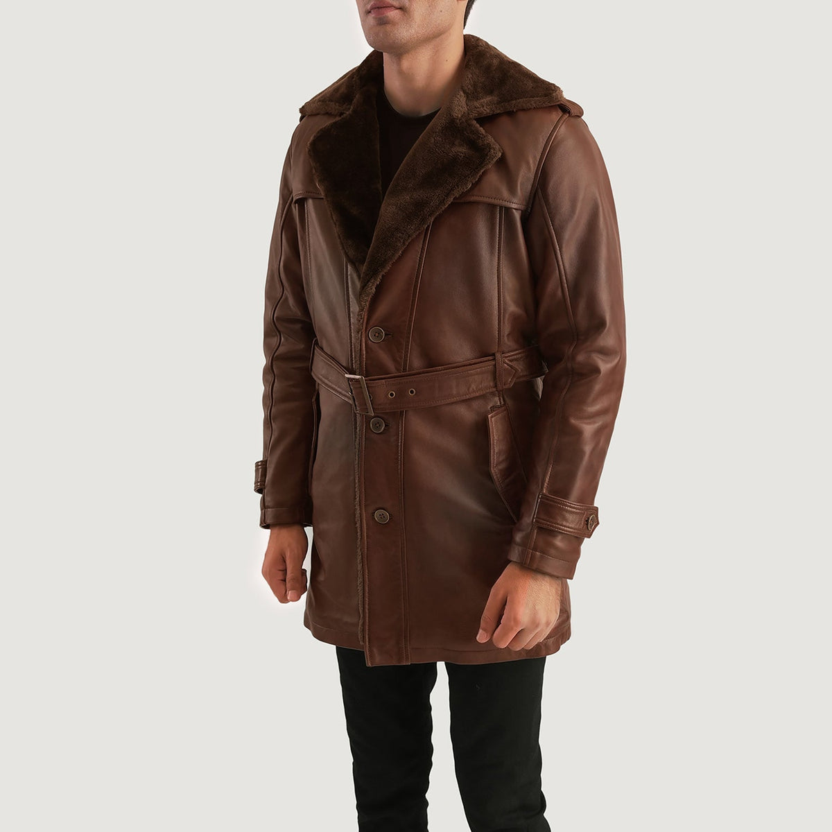 
Hunter Distressed Коричневый Fur Кожаное пальто для Мужчин - Вид сзади, подчеркивающий посадку по плечам и ровный край