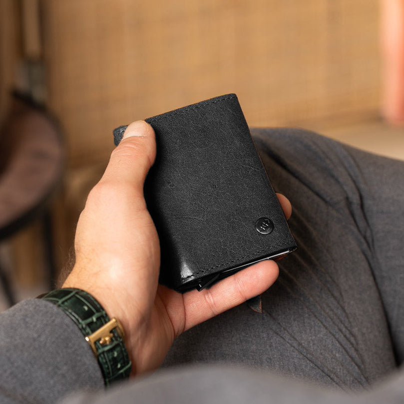 Gabriela Full-Grain Leather Card Holder женская