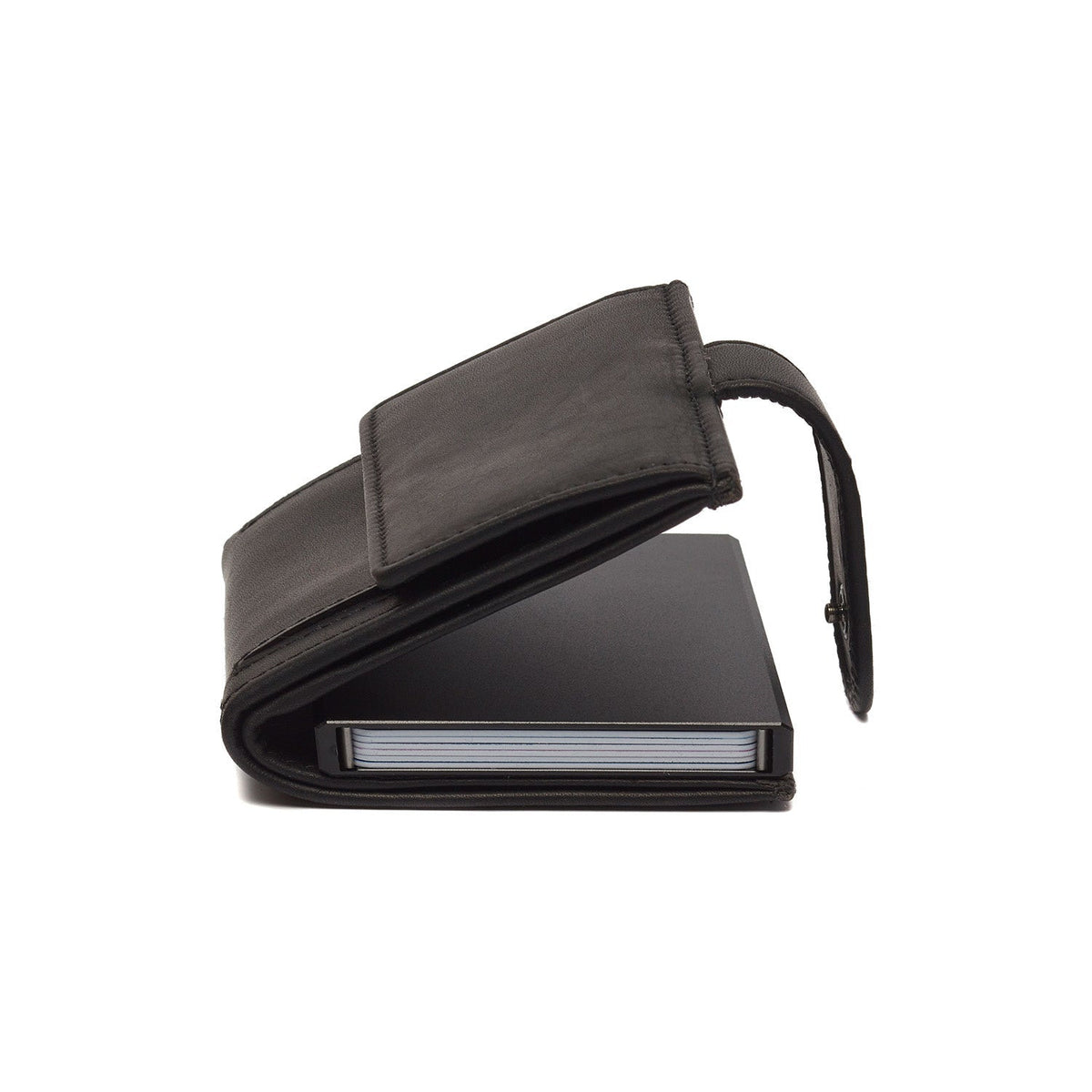 
100% Full-Grain Wax Pull-Up 100% Full-Grain Leather Grain Texture & Handcrafted Patina Detail