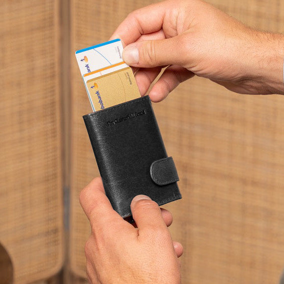 Portland Full-Grain Leather Card Holder женская