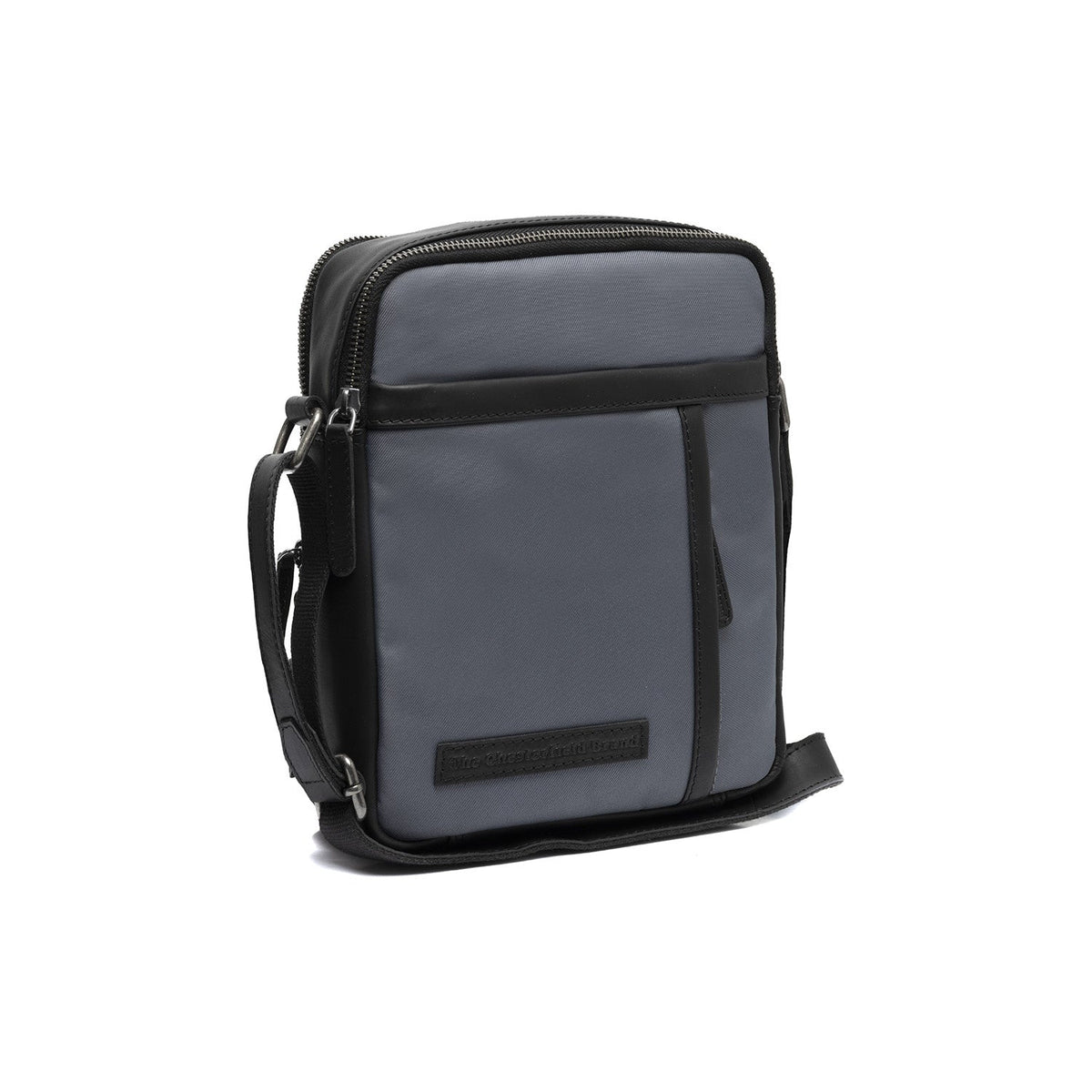 Arendal Full-Grain Leather Crossbody Bag из классической 100% цельнозерновой кожи - Full Exterior Вид спереди и приталенный силуэт | Купить в официальном онлайн-магазине