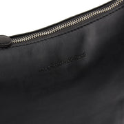 
Red 100% Full-Grain leather Bag - Вид сзади с усиленными кожаными ремнями и прострочкой