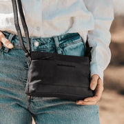 
Classic 100% Full-Grain leather Bag - Вид сзади с усиленными кожаными ремнями и прострочкой