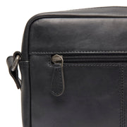 100% Full-Grain Wax Pull-Up 100% Full-Grain Leather Grain Texture &amp; Handcrafted Patina Detail