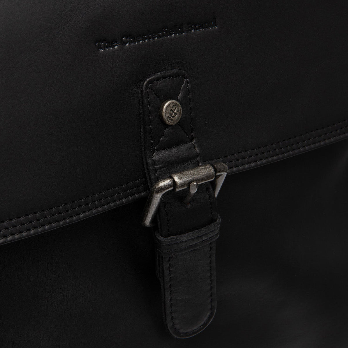 Вид подкладки Showing Dedicated Padded Laptop Sleeve & Multi-Compartment Organization