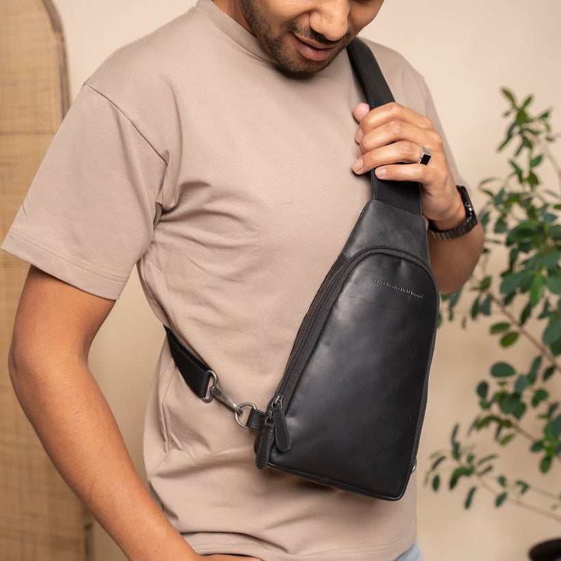 Leather Sling Bag Bowey женская