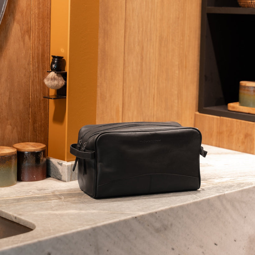 Stefan Full-Grain Leather Toiletry Bag женская