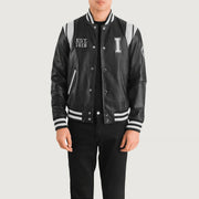 
Liberte Illinois Черный Leather Varsity Кожаная куртка для Мужчин in Black & White Sheepskin Leather - Вид спереди и приталенный силуэт | Купить в официальном онлайн-магазине