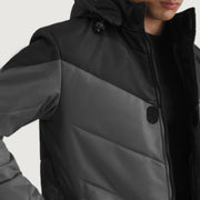 
Вид подкладки Showing Quilted Viscose Lining & Два функциональных внутренних кармана