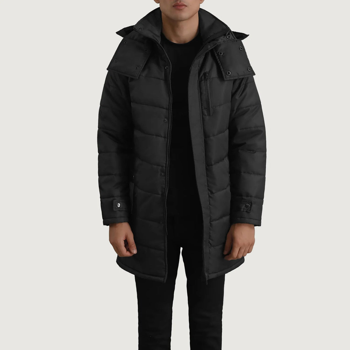 
Moore Черный Hooded Parka для Мужчин в натуральной черной яловой коже - Вид спереди и приталенный силуэт | Купить в официальном онлайн-магазине