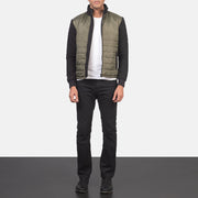 
Nashville Стеганый Оливковый Windbreaker Кожаная куртка для Мужчин - Вид сбоку, демонстрирующий эргономичный крой рукава