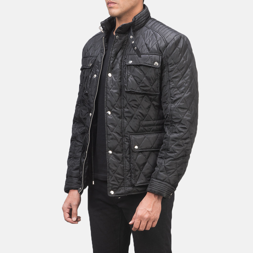 
Black Polyester Winter Jacket - Вид сзади, подчеркивающий посадку по плечам и ровный край