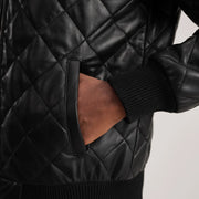 
Вид подкладки Showing Quilted Polyester Lining & Два функциональных внутренних кармана