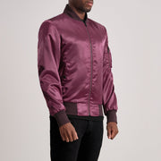 
Maroon Satin Bomber Jacket - Вид сзади, подчеркивающий посадку по плечам и ровный край