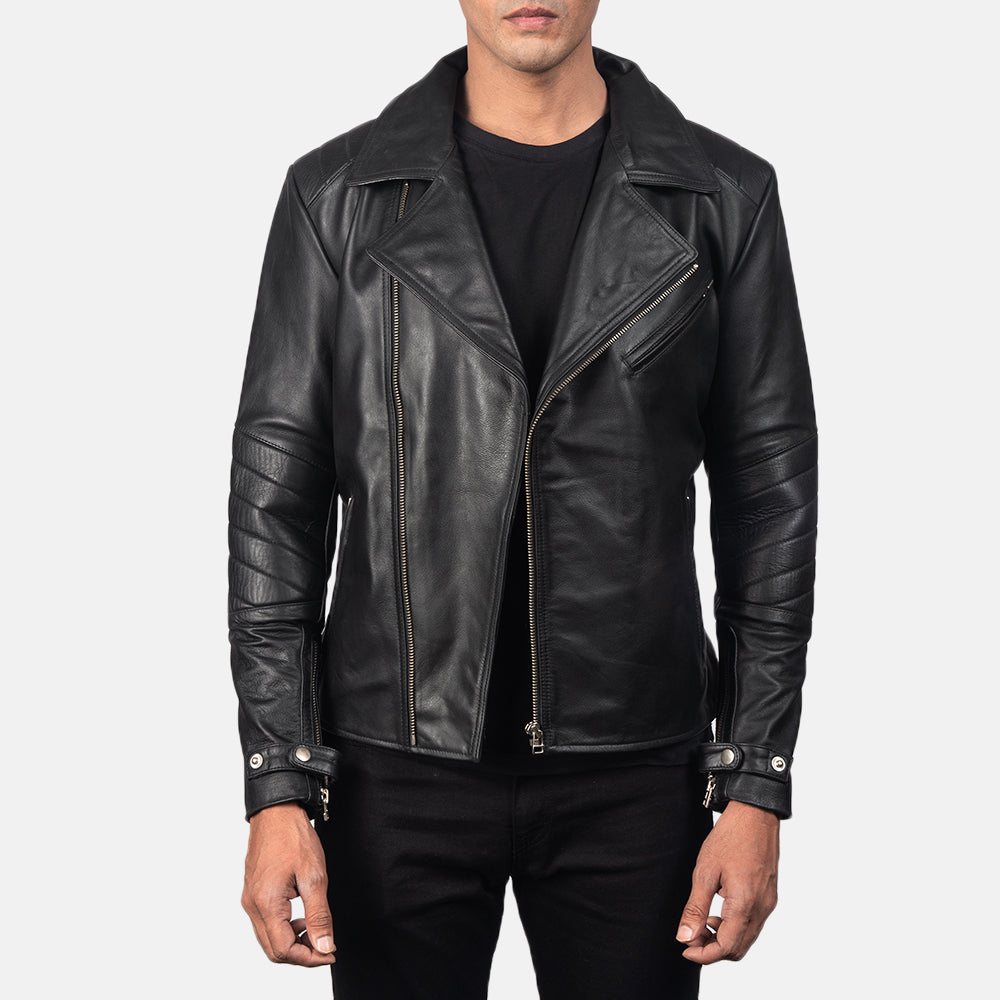 
Raiden Black Leather Biker Jacket in Black Cowhide Leather - Вид спереди и приталенный силуэт | Купить в официальном онлайн-магазине