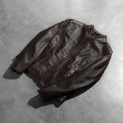 
Как выглядит на человеке:  Rumella Maroon Leather Biker Jacket на модели — естественные складки при дневном свете