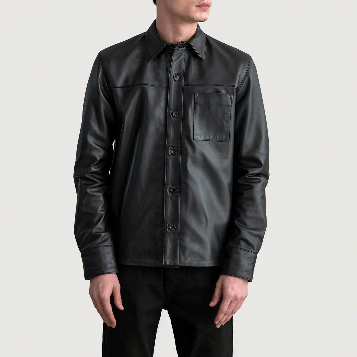 
Scout Черный Leather Shirt для Мужчин - Вид сбоку, демонстрирующий эргономичный крой рукава