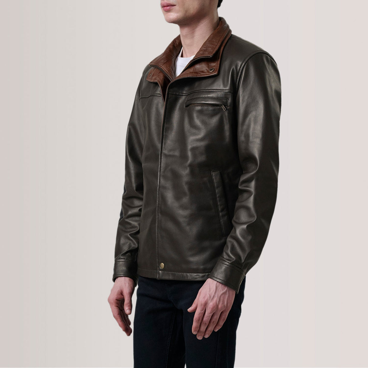 
Sean Коричневый Leather Classic Кожаная куртка для Мужчин - Вид сбоку, демонстрирующий эргономичный крой рукава