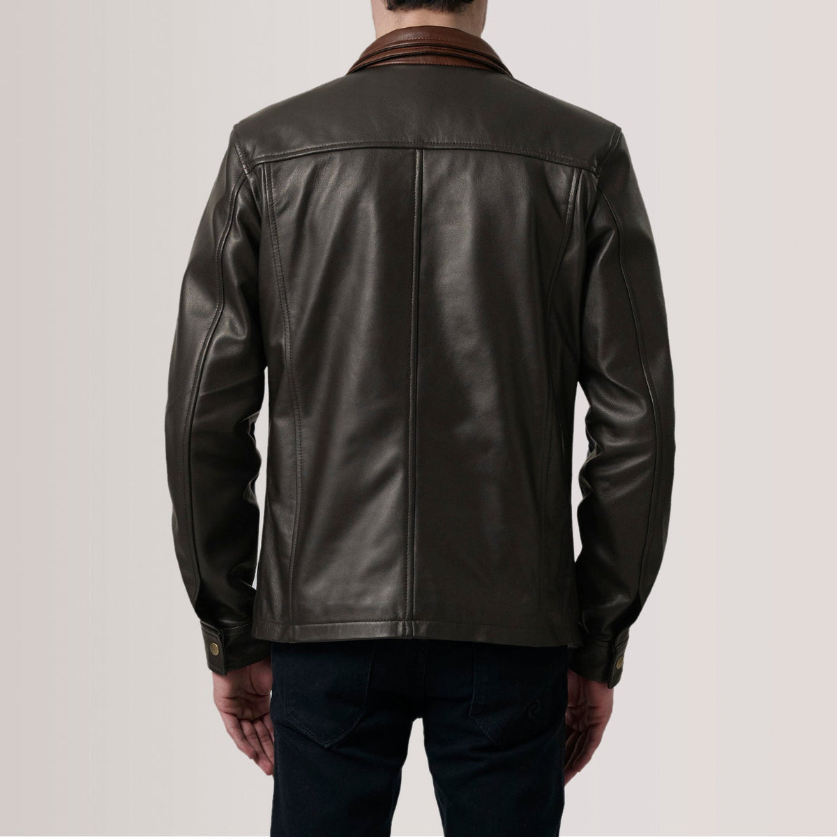 
Крупный план рубашечного воротника и металлической молнии на Sean Коричневый Leather Classic Кожаная куртка для Мужчин For Men