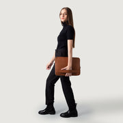 
The Baxter Leather Laptop Sleeve для Женщин для Женщин – alternate product view 9
