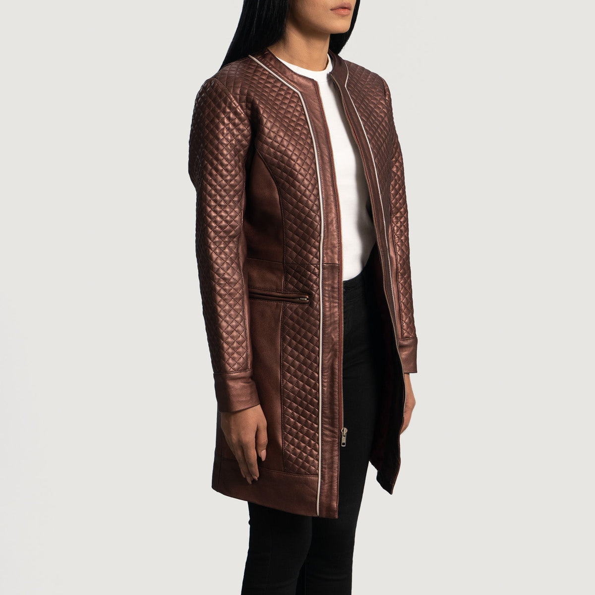 
Maroon Sheepskin leather Coat - Вид сзади, подчеркивающий посадку по плечам и ровный край