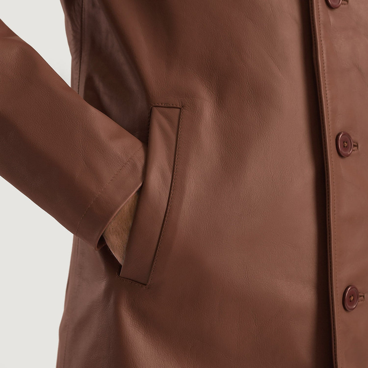 
Вид подкладки Showing Quilted Polyester Lining & Два функциональных внутренних кармана